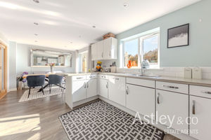 kitchen- click for photo gallery